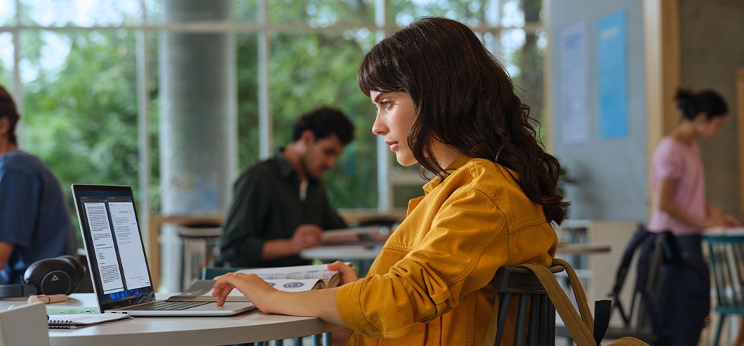 HP OmniBook 5 14'' Next-Gen AI PC