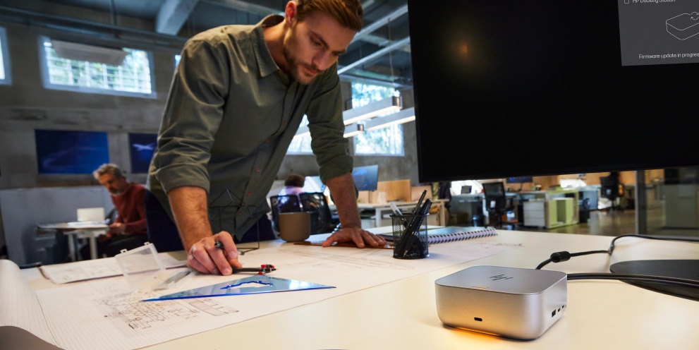 Hands-off manageability with Poly Lens